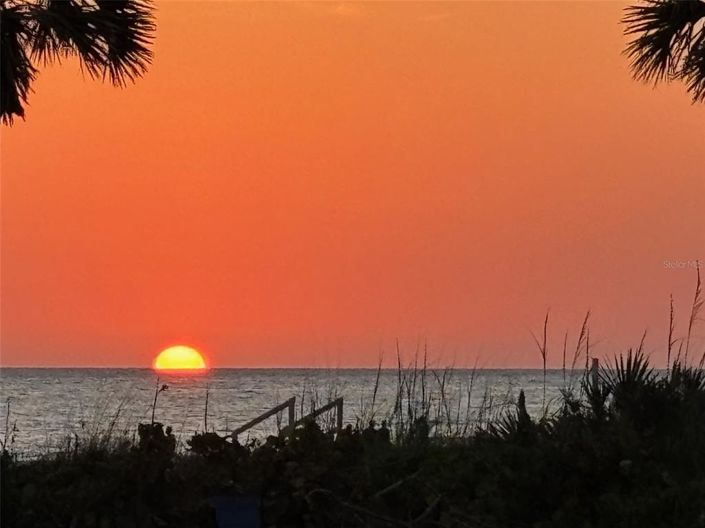 Image No.13-3 Bed Property for sale