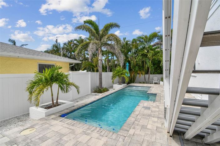 Image No.15-3 Bed Property for sale