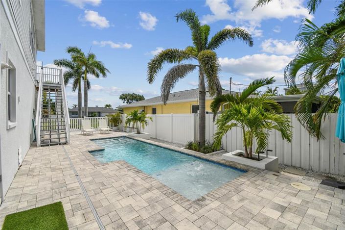 Image No.16-3 Bed Property for sale