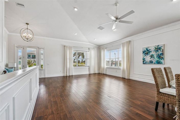 Image No.27-3 Bed Property for sale