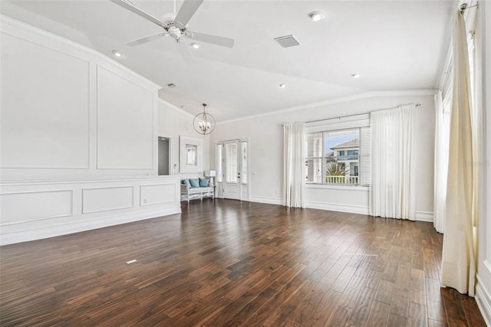 Image No.36-3 Bed Property for sale