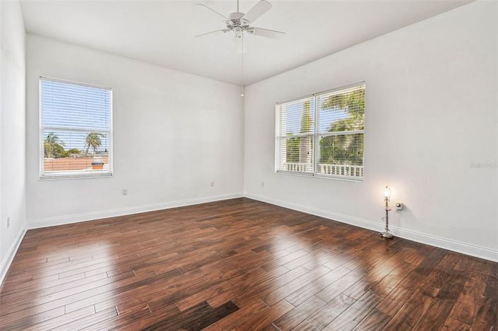 Image No.39-3 Bed Property for sale