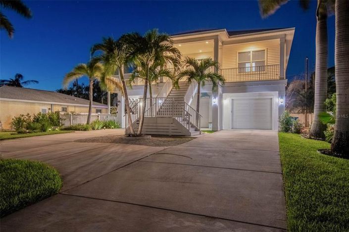 Image No.8-3 Bed Property for sale