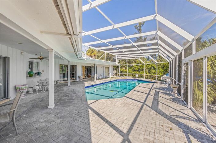 Image No.20-4 Bed Property for sale