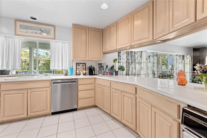 Image No.8-4 Bed Property for sale