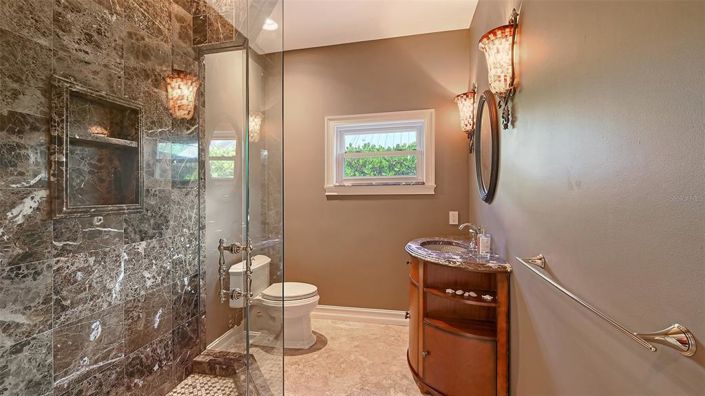 Image No.19-4 Bed Property for sale