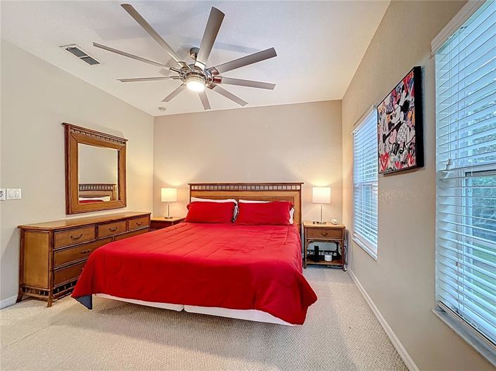 Image No.17-4 Bed Townhouse for sale