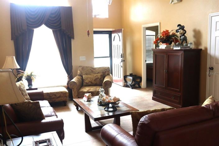 Image No.4-4 Bed Property for sale