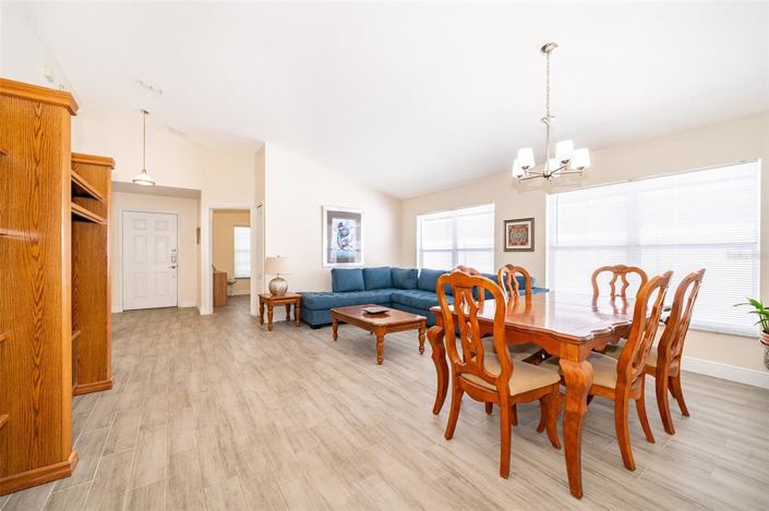 Image No.10-4 Bed Property for sale