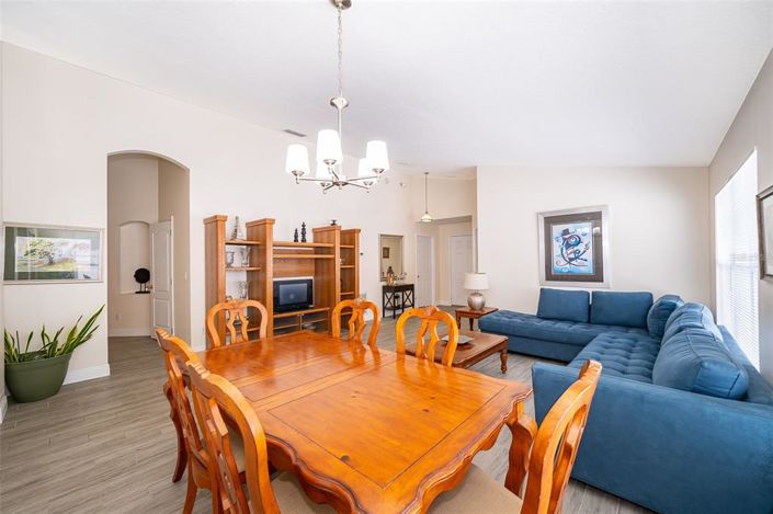 Image No.11-4 Bed Property for sale