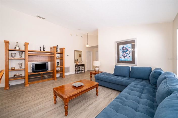 Image No.12-4 Bed Property for sale