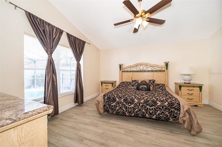 Image No.14-4 Bed Property for sale