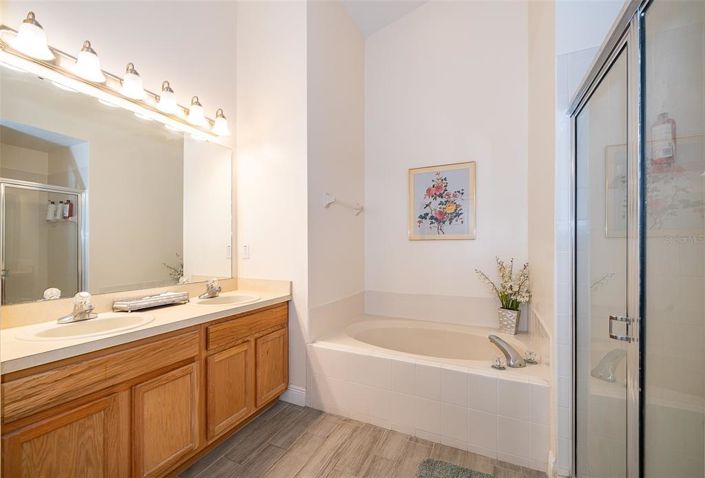 Image No.15-4 Bed Property for sale