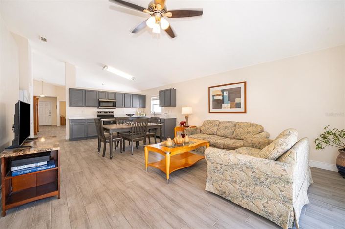 Image No.25-4 Bed Property for sale