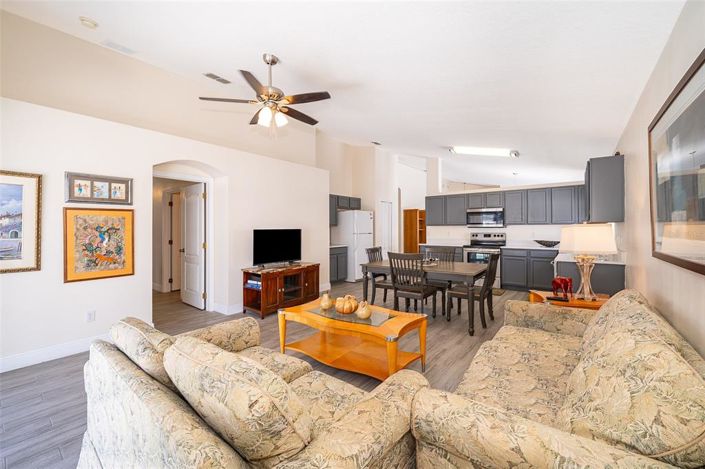 Image No.26-4 Bed Property for sale