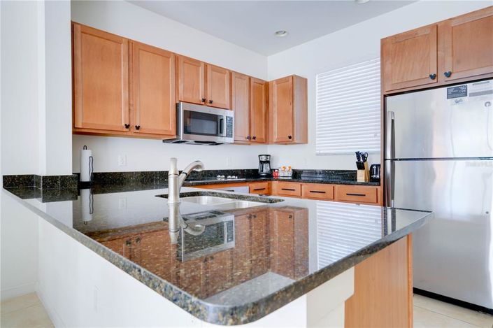 Image No.8-2 Bed Townhouse for sale