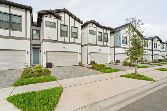 Image No.2-5 Bed Townhouse for sale