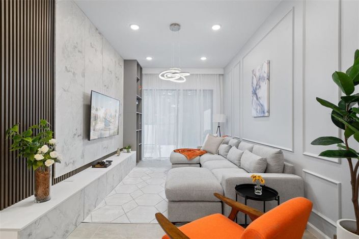 Image No.8-5 Bed Townhouse for sale