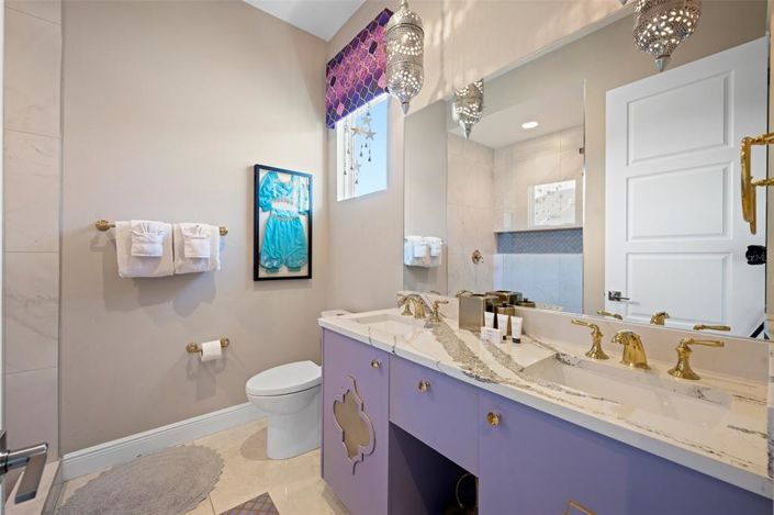 Image No.61-10 Bed Property for sale