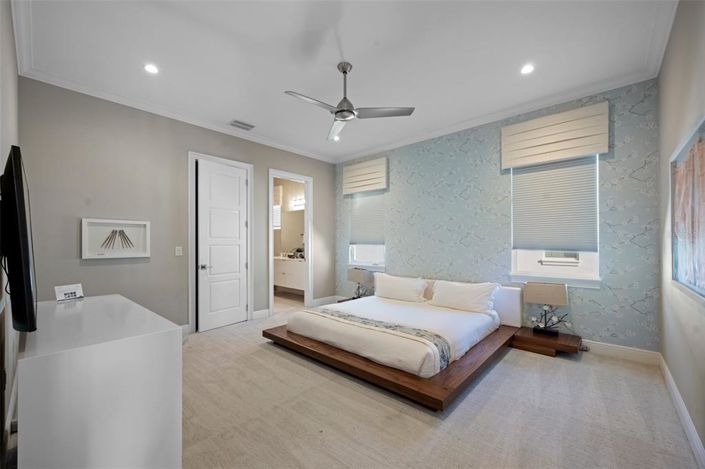 Image No.64-10 Bed Property for sale