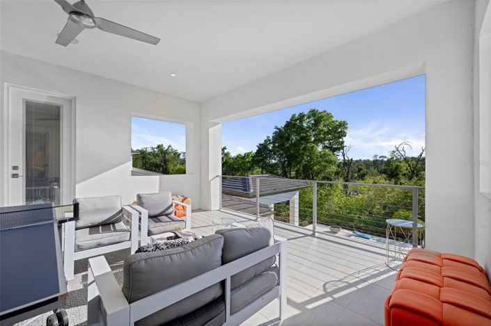 Image No.69-10 Bed Property for sale