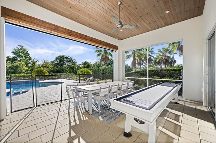 Image No.84-10 Bed Property for sale