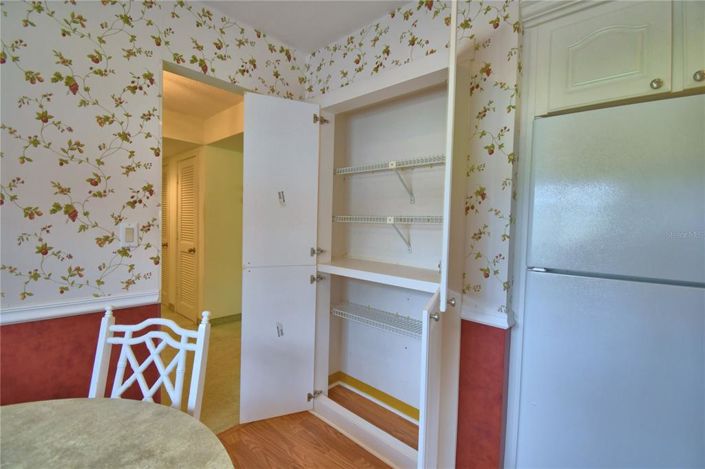 Image No.21-2 Bed Townhouse for sale