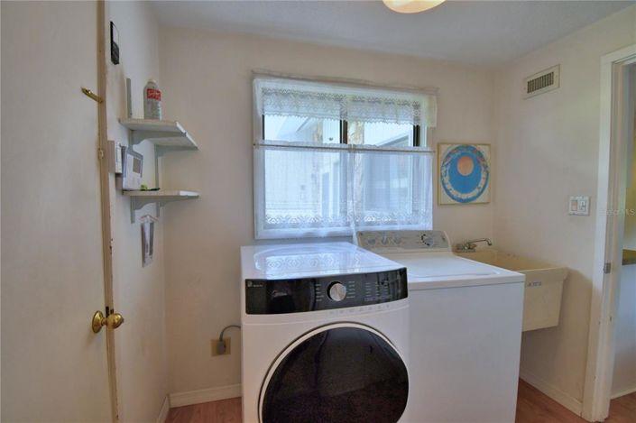 Image No.23-2 Bed Townhouse for sale