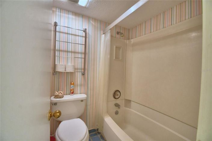 Image No.48-2 Bed Townhouse for sale