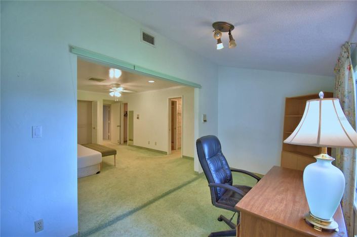 Image No.57-2 Bed Townhouse for sale