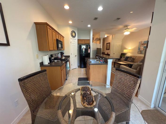 Image No.12-3 Bed Townhouse for sale