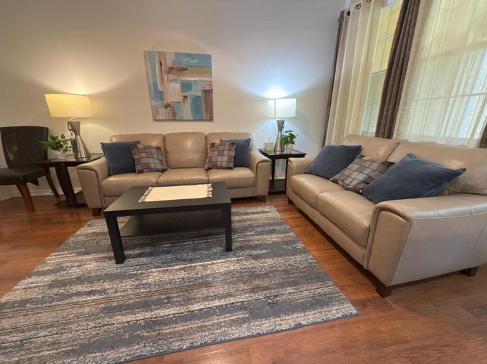 Image No.16-3 Bed Townhouse for sale