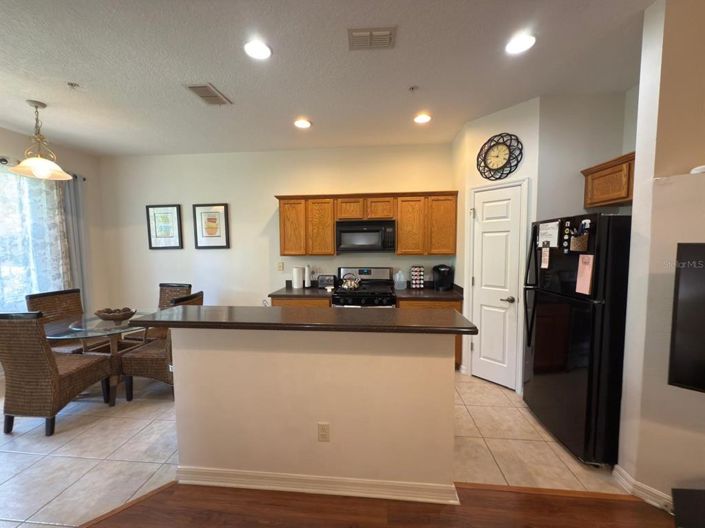 Image No.8-3 Bed Townhouse for sale