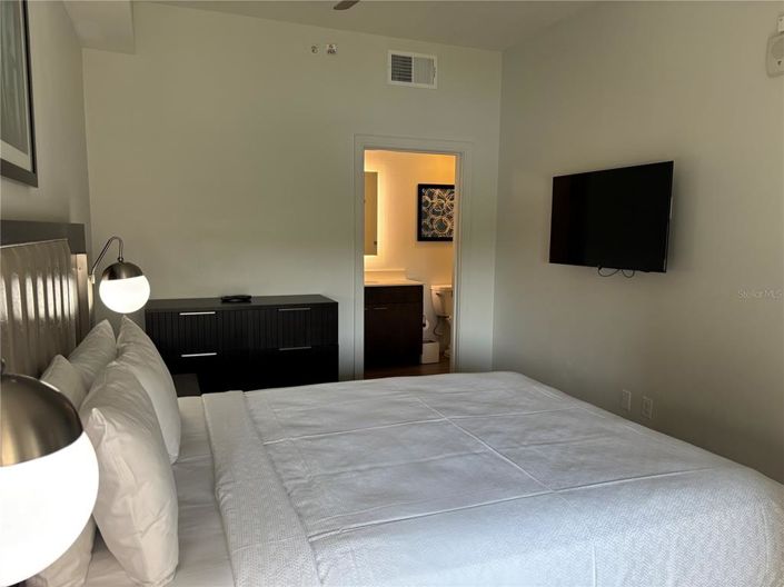 Image No.17-3 Bed Property for sale