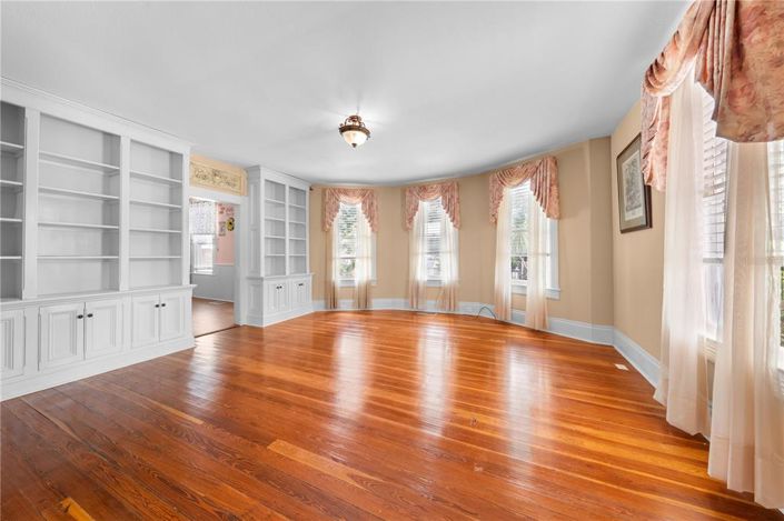 Image No.18-4 Bed Property for sale