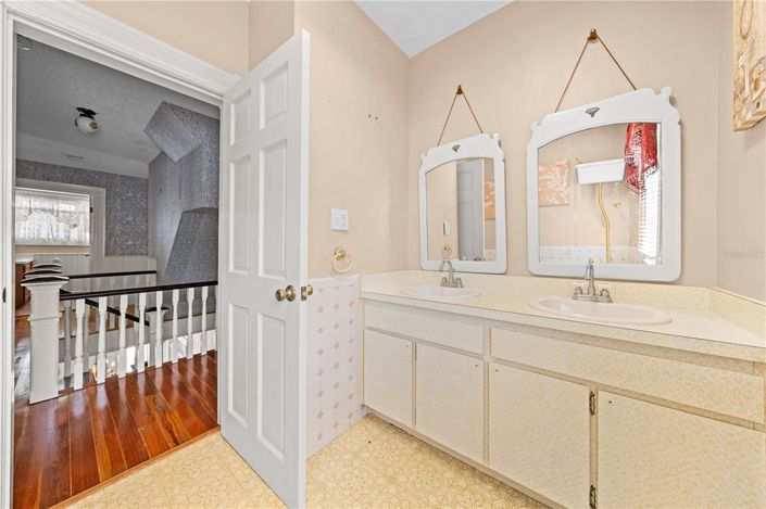 Image No.25-4 Bed Property for sale