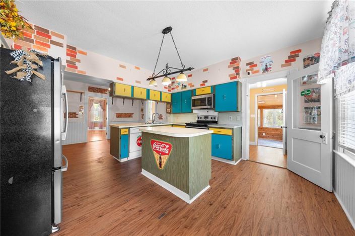 Image No.57-4 Bed Property for sale