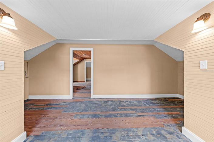 Image No.90-4 Bed Property for sale