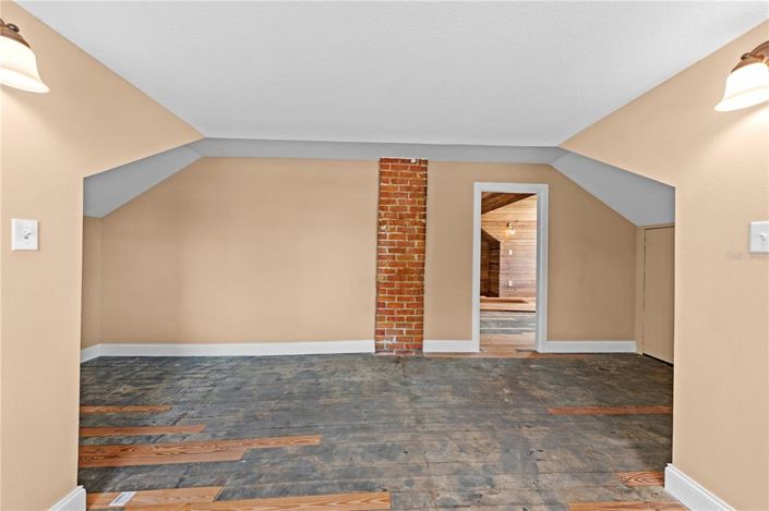 Image No.91-4 Bed Property for sale