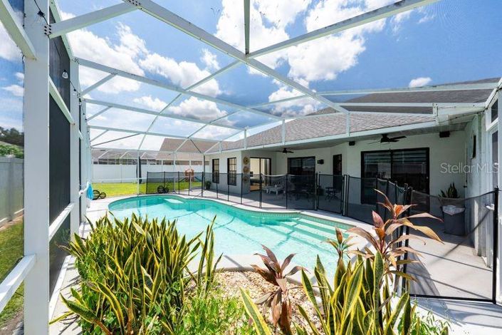 Image No.27-3 Bed Property for sale