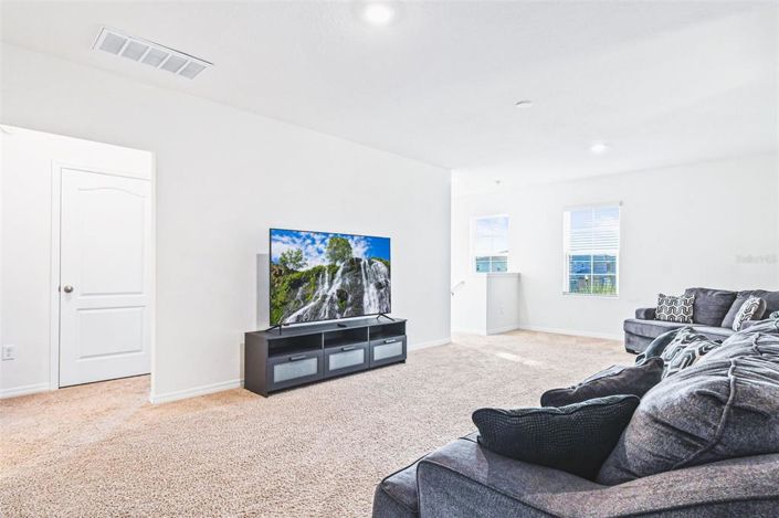 Image No.12-5 Bed Property for sale