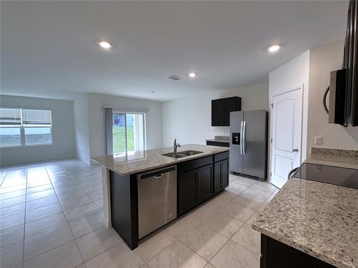 Image No.12-4 Bed Property for sale