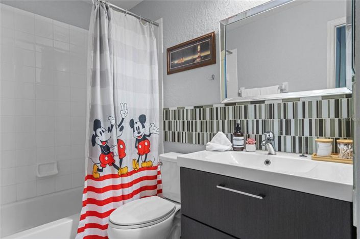 Image No.19-5 Bed Property for sale