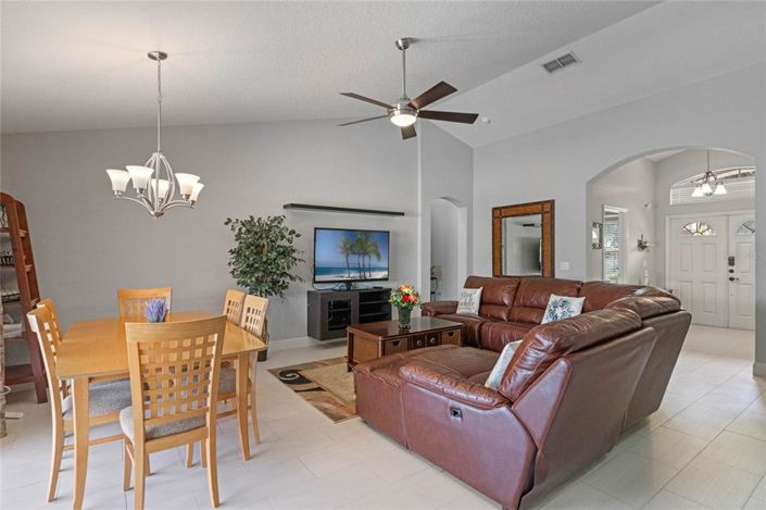 Image No.4-5 Bed Property for sale