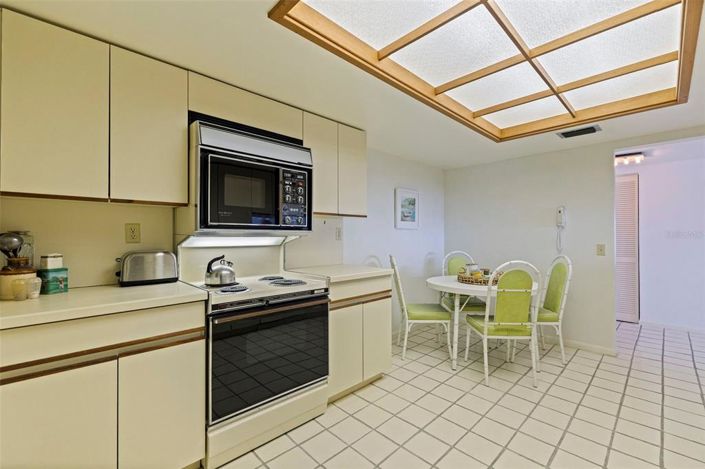 Image No.13-2 Bed Property for sale