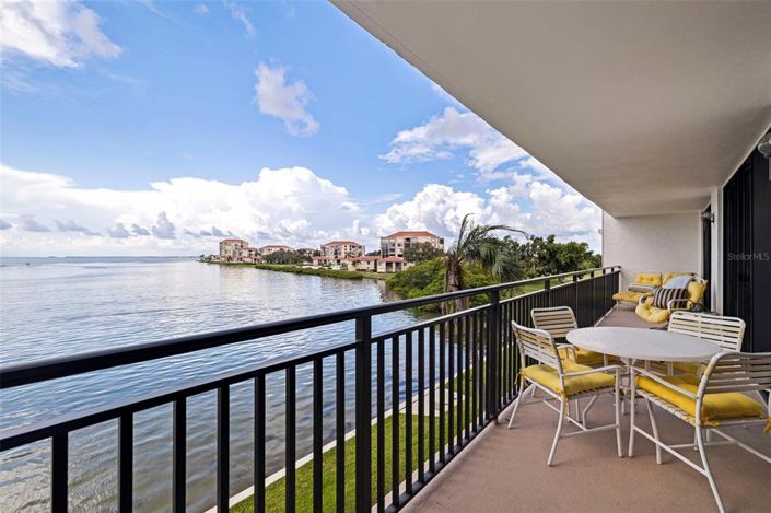 Image No.17-2 Bed Property for sale