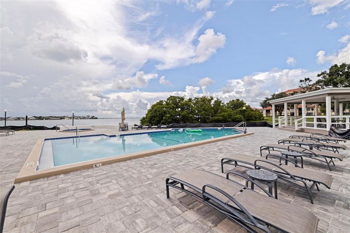 Image No.32-Propriété de 2 chambres à vendre à St. Petersburg