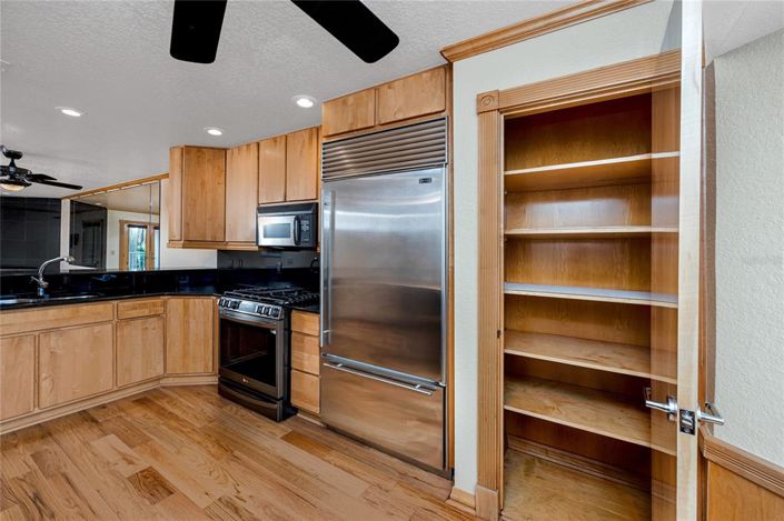 Image No.10-2 Bed Townhouse for sale