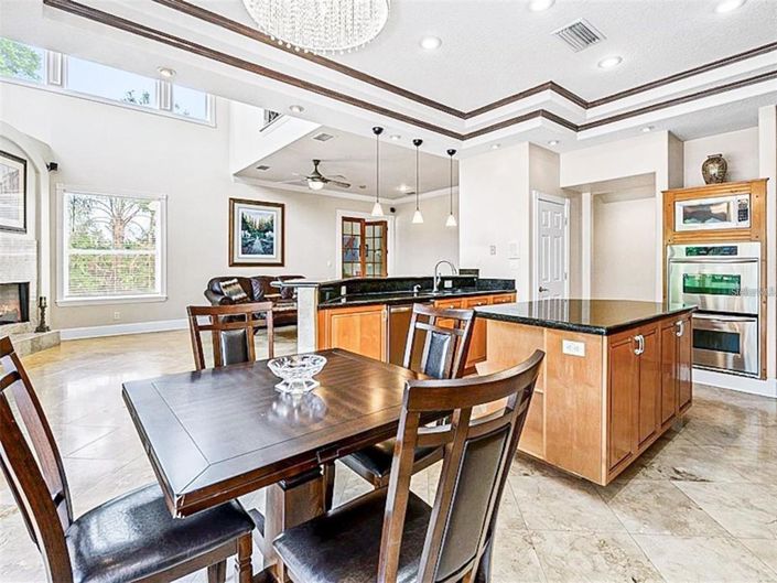 Image No.11-5 Bed Property for sale