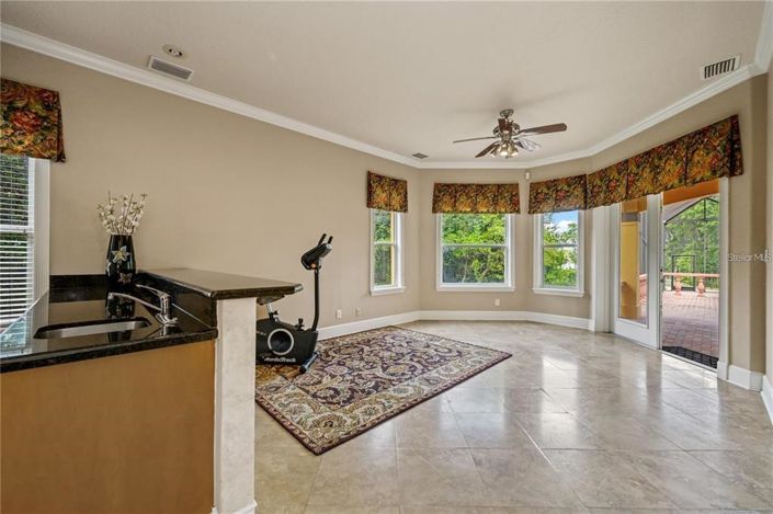 Image No.15-5 Bed Property for sale